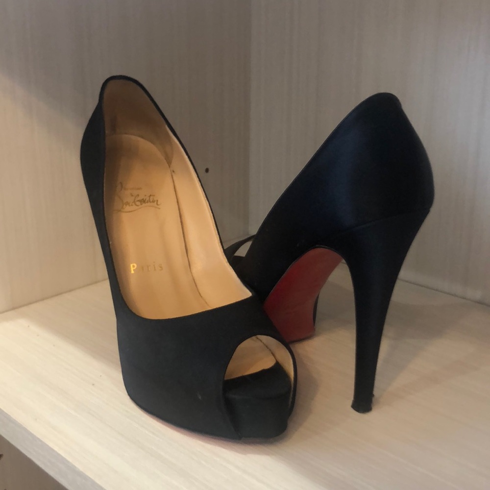 Christian Louboutin 37 shoes